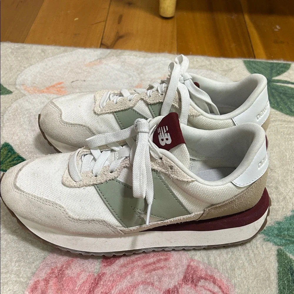 New Balance 237 Women's Cream and Green Sneakers - Picture 2 of 6